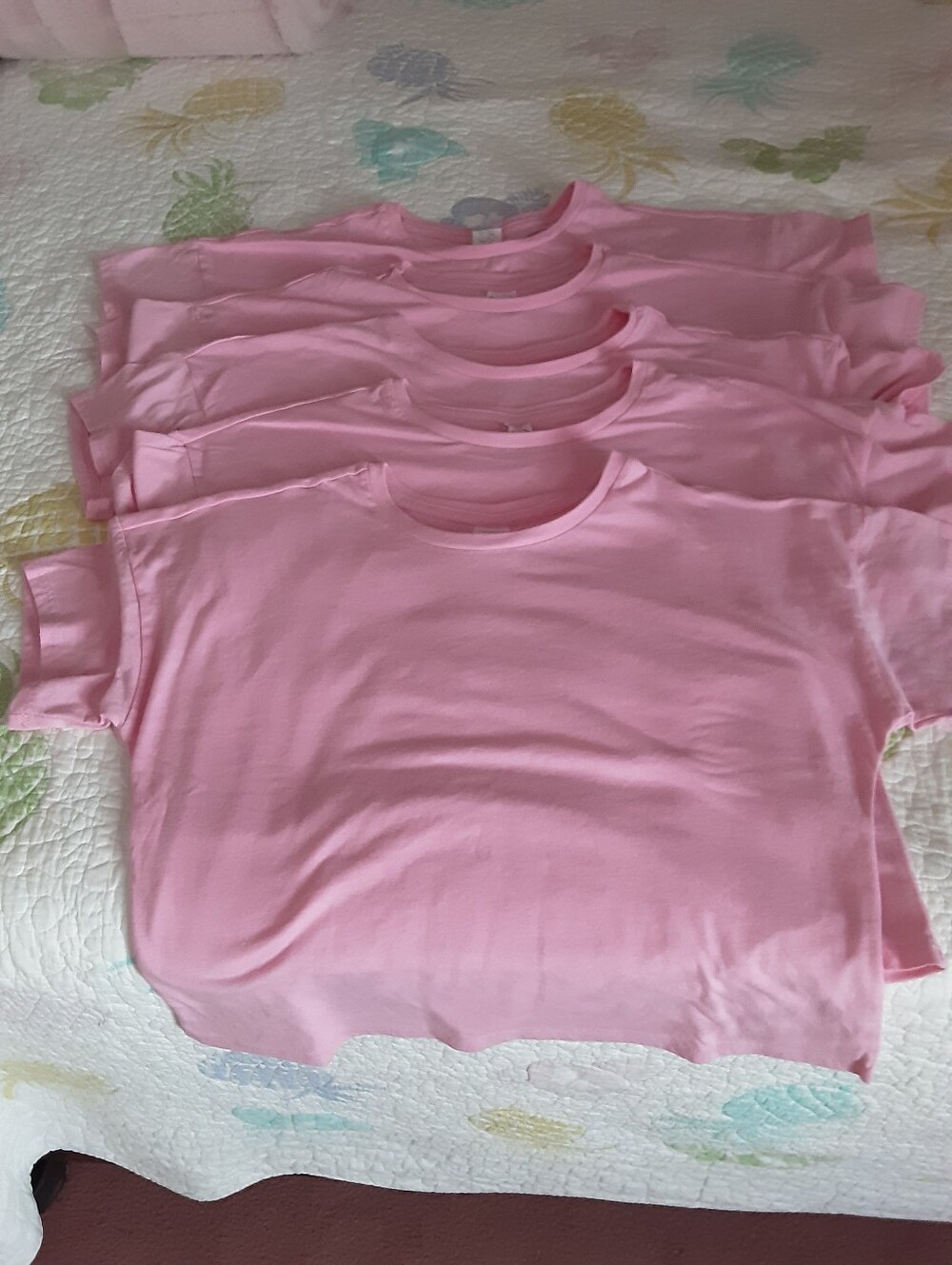 Five Identical Crop Tshirts.